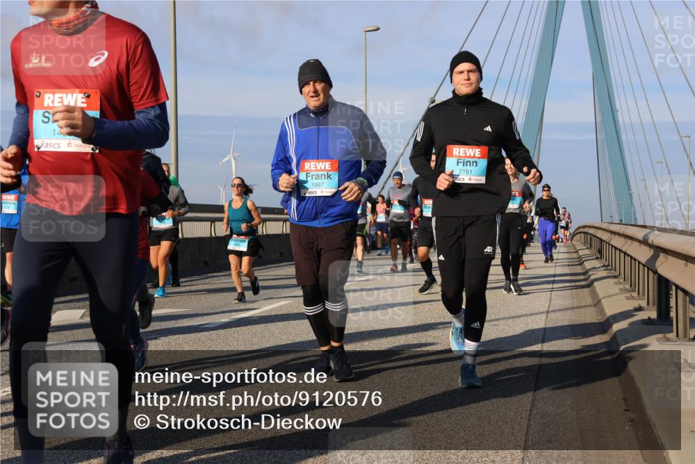 03.10.2025 - Köhlbrandbrückenlauf Strokosch-Dieckow http://msf.ph/oto/9120576 03.10.2025 09:55:28 Position 2 7, 14, 1967, 2151 meine-sportfotos.de