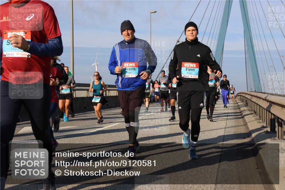 03.10.2025 - Köhlbrandbrückenlauf Strokosch-Dieckow http://msf.ph/oto/9120581 03.10.2025 09:55:28 Position 2 1485, 1967, 2151 meine-sportfotos.de