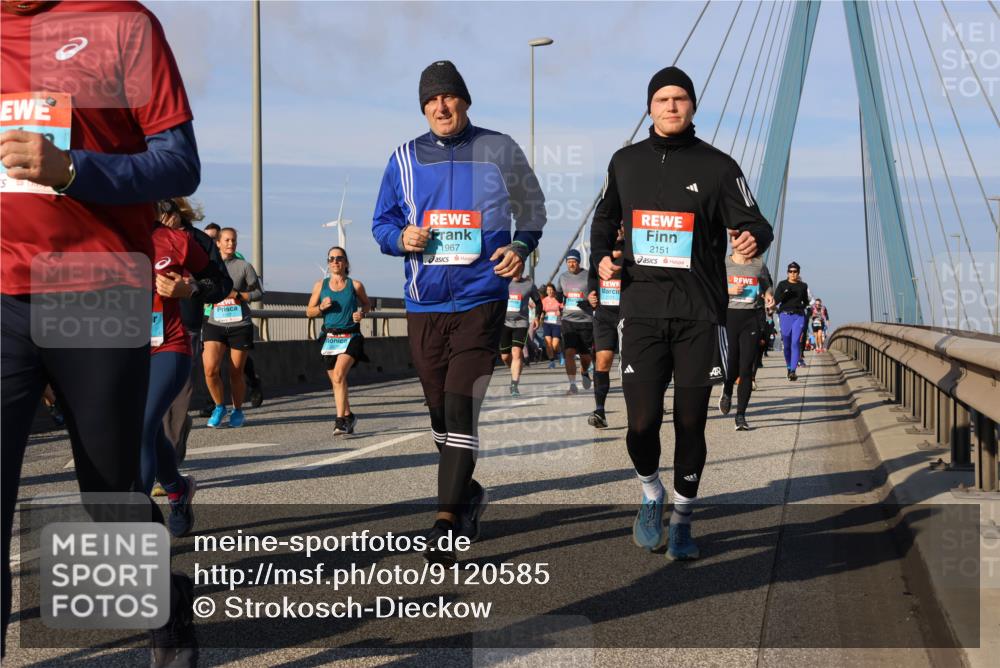 03.10.2025 - Köhlbrandbrückenlauf Strokosch-Dieckow http://msf.ph/oto/9120585 03.10.2025 09:55:28 Position 2 1967, 2151 meine-sportfotos.de