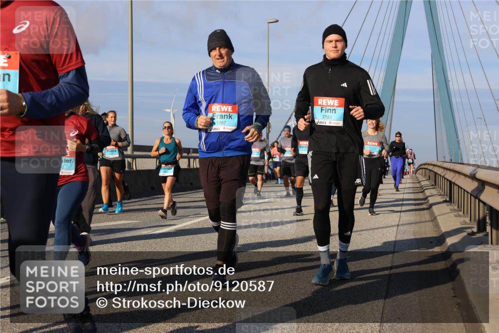 03.10.2025 - Köhlbrandbrückenlauf Strokosch-Dieckow http://msf.ph/oto/9120587 03.10.2025 09:55:28 Position 2 1967, 2151 meine-sportfotos.de