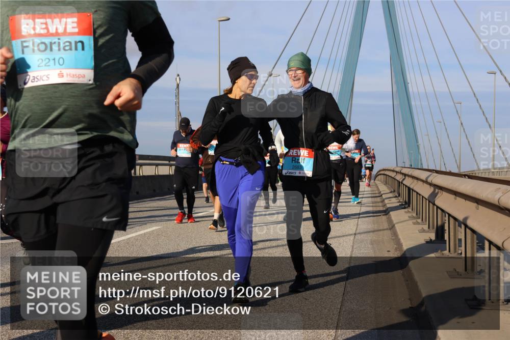 03.10.2025 - Köhlbrandbrückenlauf Strokosch-Dieckow http://msf.ph/oto/9120621 03.10.2025 09:55:35 Position 2 2210, 2, 2683 meine-sportfotos.de