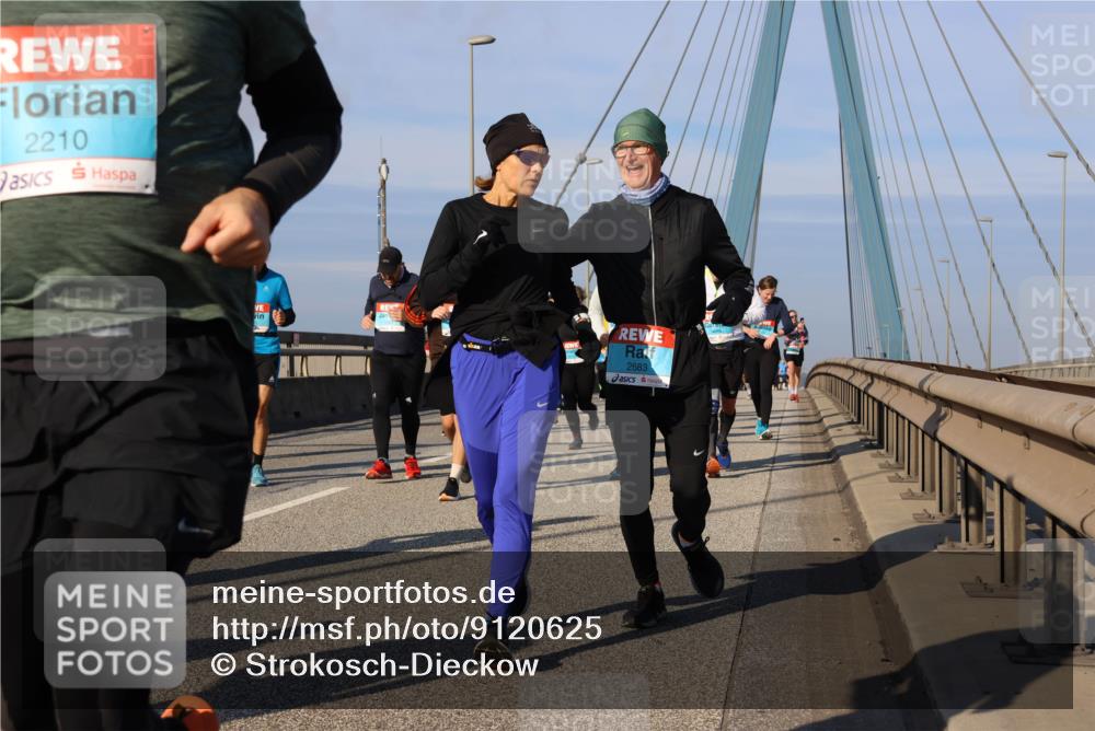 03.10.2025 - Köhlbrandbrückenlauf Strokosch-Dieckow http://msf.ph/oto/9120625 03.10.2025 09:55:35 Position 2 2210, 2683 meine-sportfotos.de