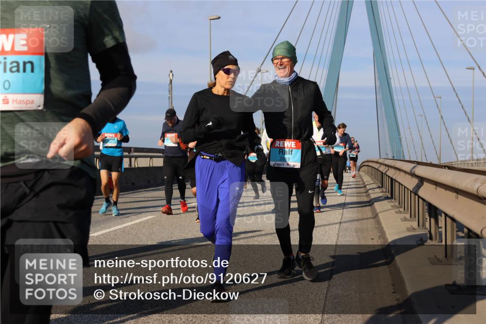 03.10.2025 - Köhlbrandbrückenlauf Strokosch-Dieckow http://msf.ph/oto/9120627 03.10.2025 09:55:35 Position 2 0, 2683 meine-sportfotos.de