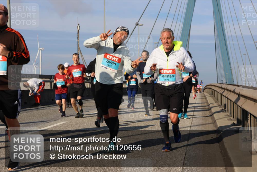 03.10.2025 - Köhlbrandbrückenlauf Strokosch-Dieckow http://msf.ph/oto/9120656 03.10.2025 09:55:37 Position 2 2141, 3677, 3675 meine-sportfotos.de