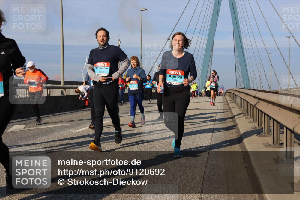 03.10.2025 - Köhlbrandbrückenlauf Strokosch-Dieckow http://msf.ph/oto/9120692 03.10.2025 09:55:40 Position 2 3669, 2045 meine-sportfotos.de