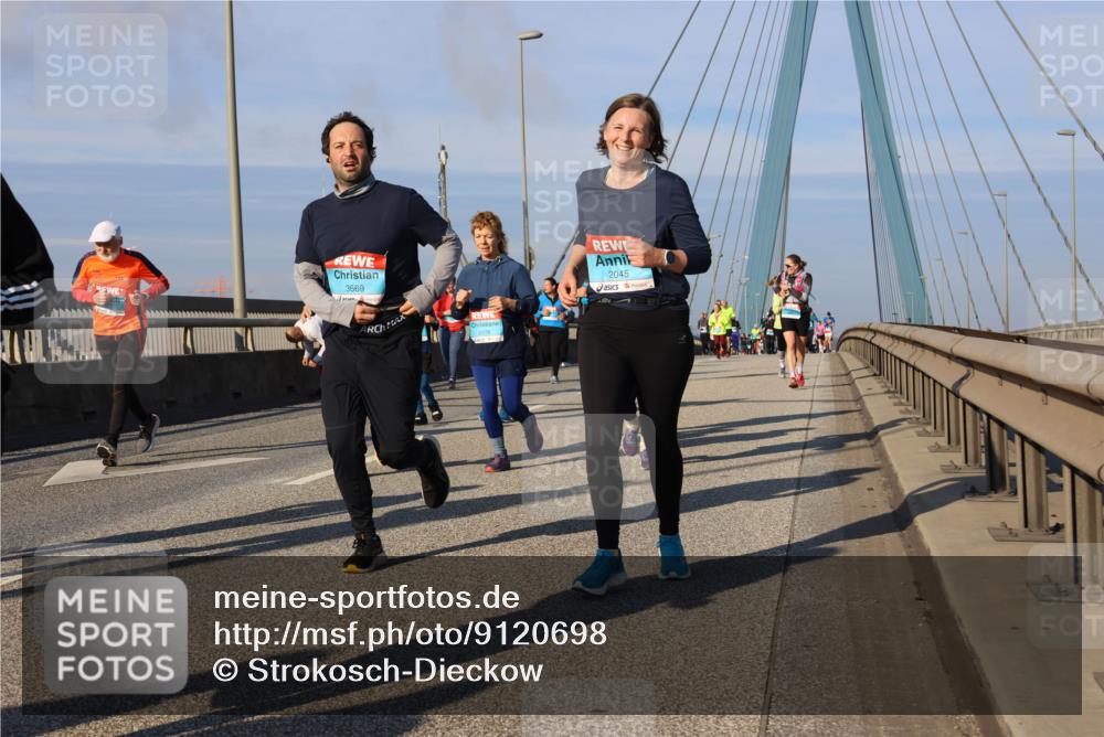03.10.2025 - Köhlbrandbrückenlauf Strokosch-Dieckow http://msf.ph/oto/9120698 03.10.2025 09:55:40 Position 2 3669, 2045 meine-sportfotos.de