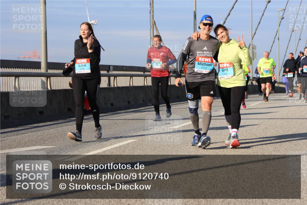 03.10.2025 - Köhlbrandbrückenlauf Strokosch-Dieckow http://msf.ph/oto/9120740 03.10.2025 09:55:48 Position 2 2234, 1717, 1762 meine-sportfotos.de