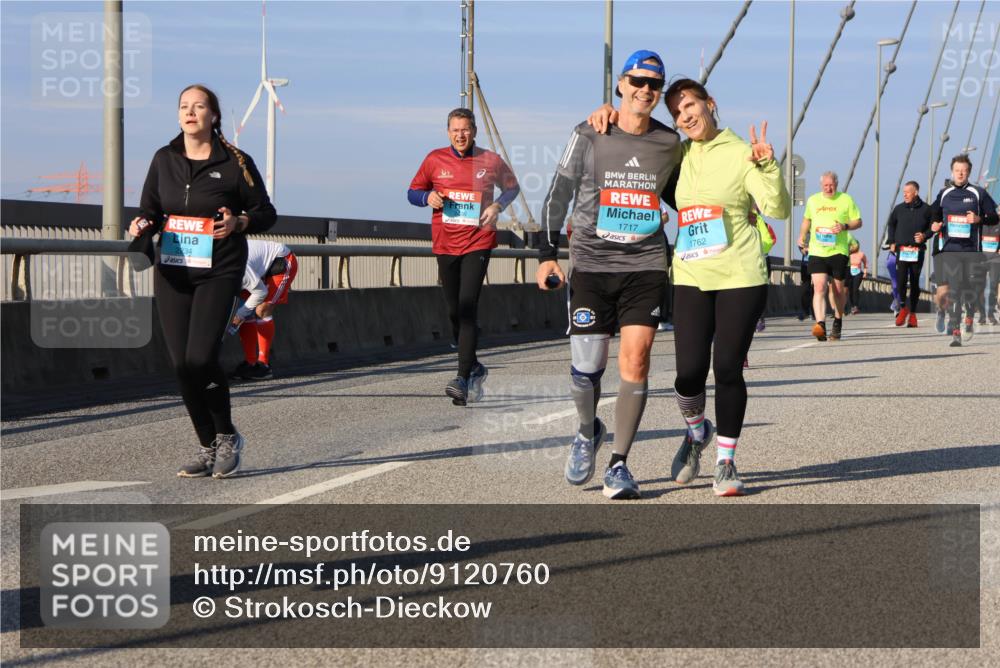 03.10.2025 - Köhlbrandbrückenlauf Strokosch-Dieckow http://msf.ph/oto/9120760 03.10.2025 09:55:48 Position 2 2234, 1717, 1762 meine-sportfotos.de