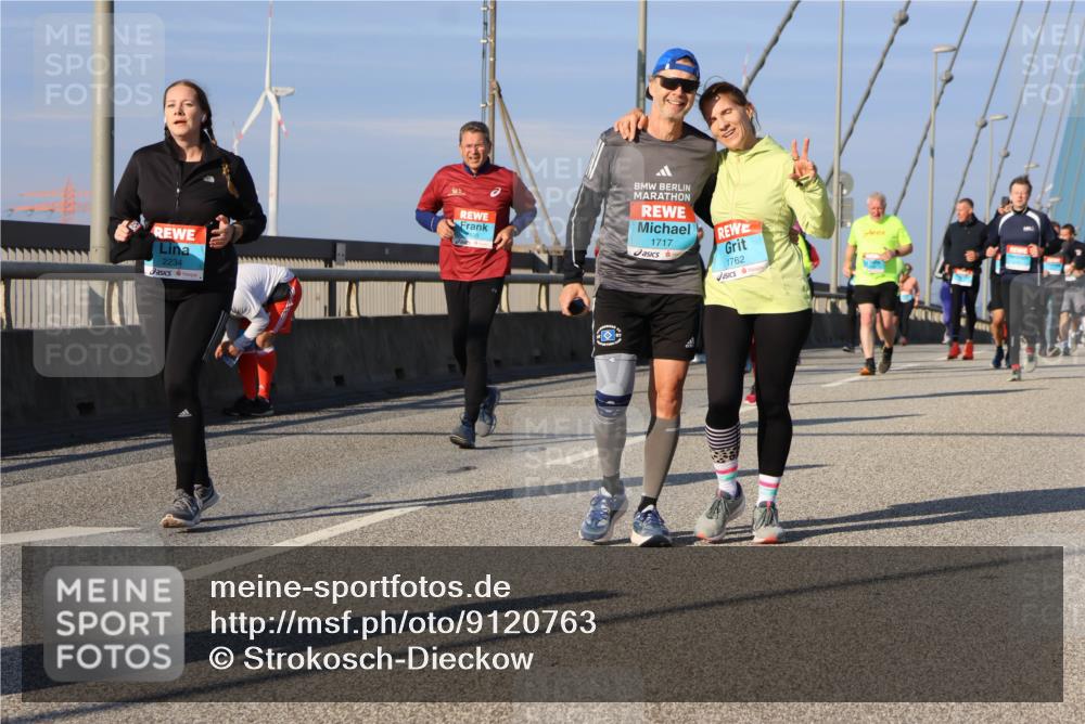 03.10.2025 - Köhlbrandbrückenlauf Strokosch-Dieckow http://msf.ph/oto/9120763 03.10.2025 09:55:49 Position 2 2234, 1717, 1762 meine-sportfotos.de