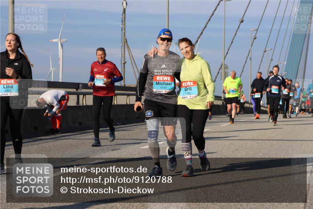 03.10.2025 - Köhlbrandbrückenlauf Strokosch-Dieckow http://msf.ph/oto/9120788 03.10.2025 09:55:49 Position 2 2234, 2408, 1717, 1762 meine-sportfotos.de