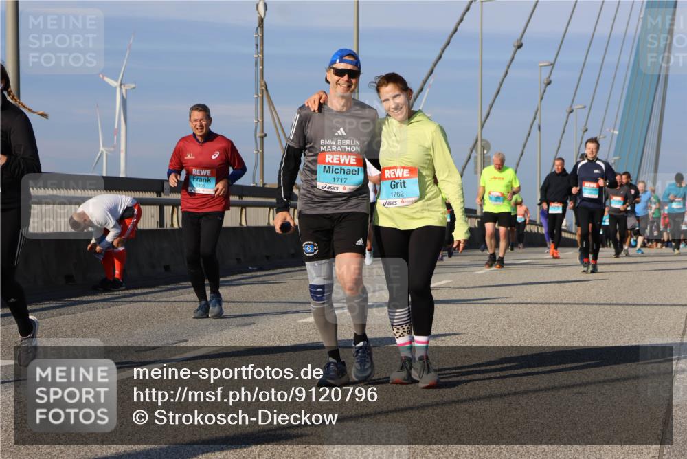 03.10.2025 - Köhlbrandbrückenlauf Strokosch-Dieckow http://msf.ph/oto/9120796 03.10.2025 09:55:49 Position 2 2408, 1717, 1762 meine-sportfotos.de