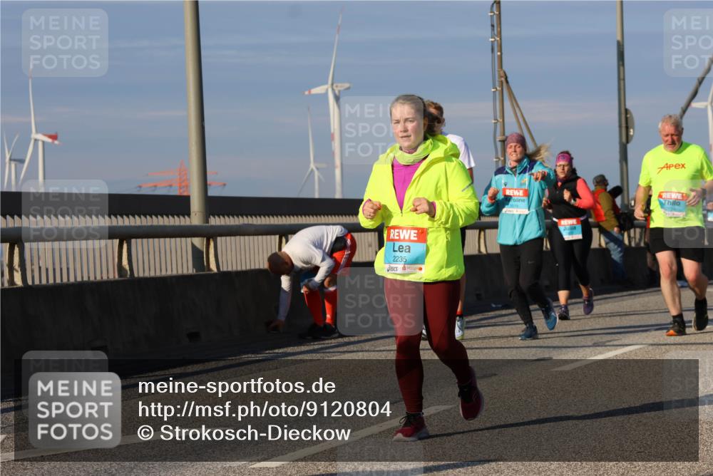 03.10.2025 - Köhlbrandbrückenlauf Strokosch-Dieckow http://msf.ph/oto/9120804 03.10.2025 09:55:53 Position 2 2235 meine-sportfotos.de