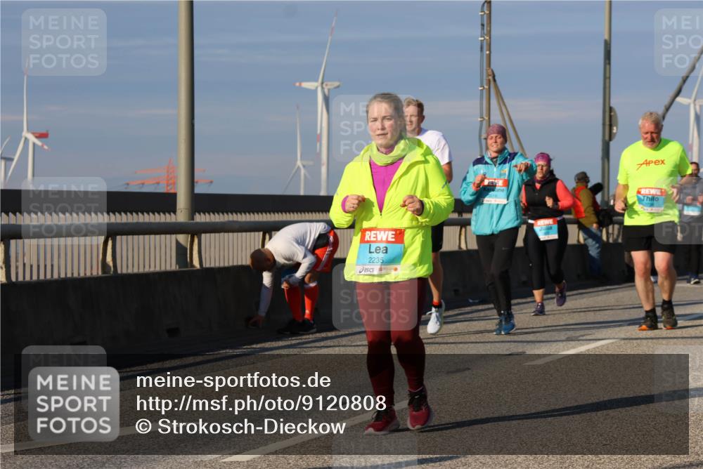 03.10.2025 - Köhlbrandbrückenlauf Strokosch-Dieckow http://msf.ph/oto/9120808 03.10.2025 09:55:53 Position 2 2235 meine-sportfotos.de
