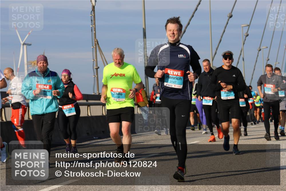 03.10.2025 - Köhlbrandbrückenlauf Strokosch-Dieckow http://msf.ph/oto/9120824 03.10.2025 09:55:55 Position 2 3519, 3147, 2739 meine-sportfotos.de