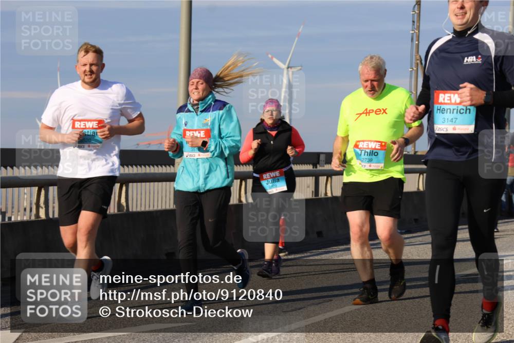 03.10.2025 - Köhlbrandbrückenlauf Strokosch-Dieckow http://msf.ph/oto/9120840 03.10.2025 09:55:56 Position 2 520, 2829, 2739, 3147 meine-sportfotos.de