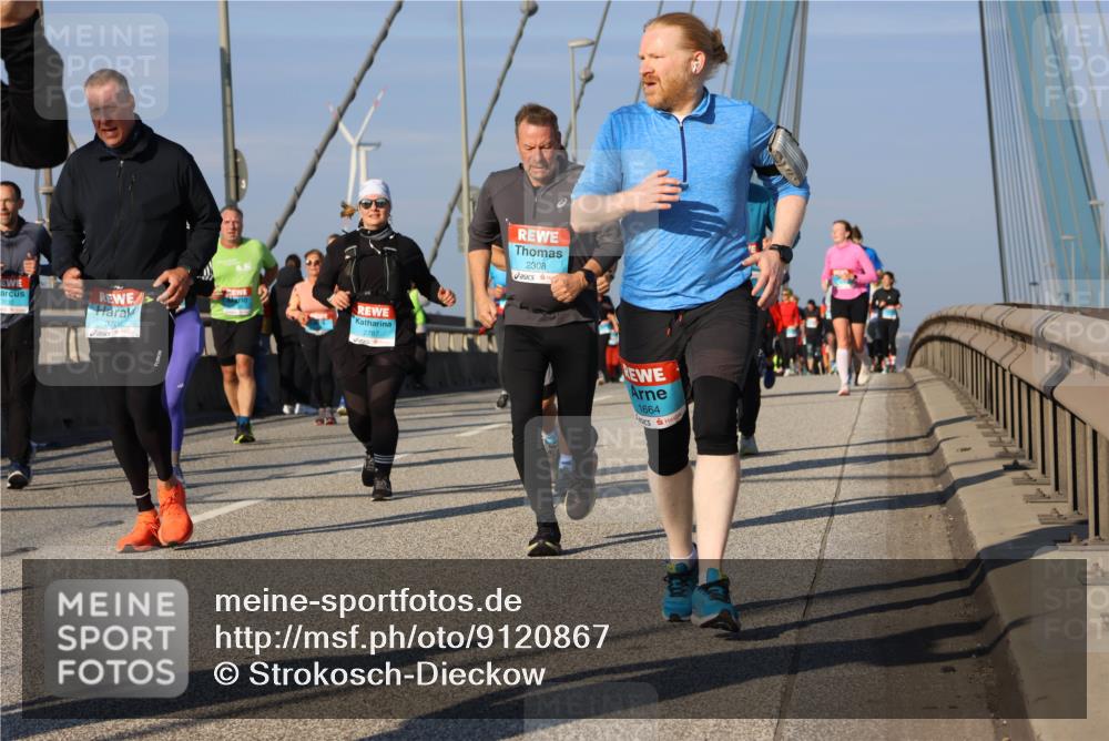 03.10.2025 - Köhlbrandbrückenlauf Strokosch-Dieckow http://msf.ph/oto/9120867 03.10.2025 09:55:59 Position 2 3706, 2787, 2308, 1664 meine-sportfotos.de