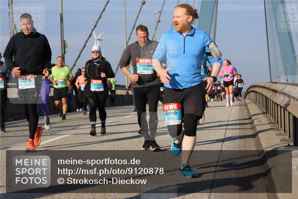 03.10.2025 - Köhlbrandbrückenlauf Strokosch-Dieckow http://msf.ph/oto/9120878 03.10.2025 09:55:59 Position 2 3706, 2787, 2308, 1664 meine-sportfotos.de