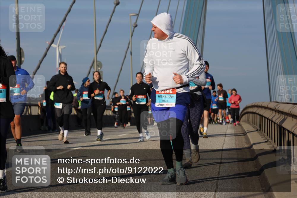 03.10.2025 - Köhlbrandbrückenlauf Strokosch-Dieckow http://msf.ph/oto/9122022 03.10.2025 09:58:29 Position 2 1927 meine-sportfotos.de