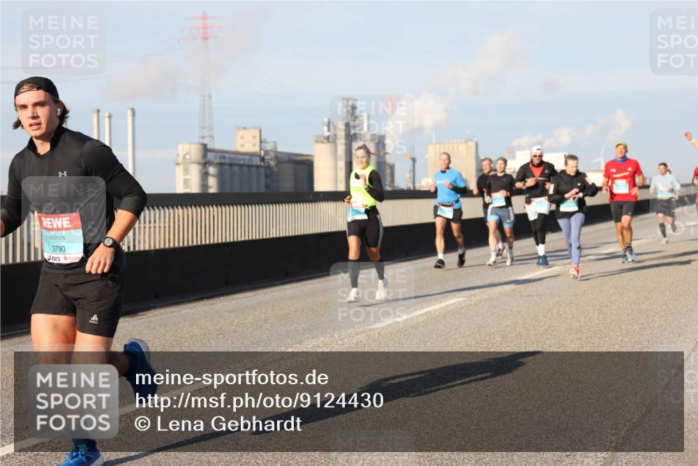 03.10.2025 - Köhlbrandbrückenlauf Lena Gebhardt http://msf.ph/oto/9124430 03.10.2025 09:45:51 Position 2 3790 meine-sportfotos.de