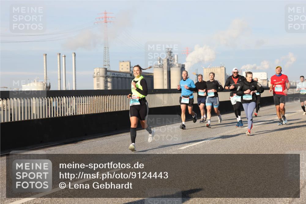 03.10.2025 - Köhlbrandbrückenlauf Lena Gebhardt http://msf.ph/oto/9124443 03.10.2025 09:45:52 Position 2 1284 meine-sportfotos.de
