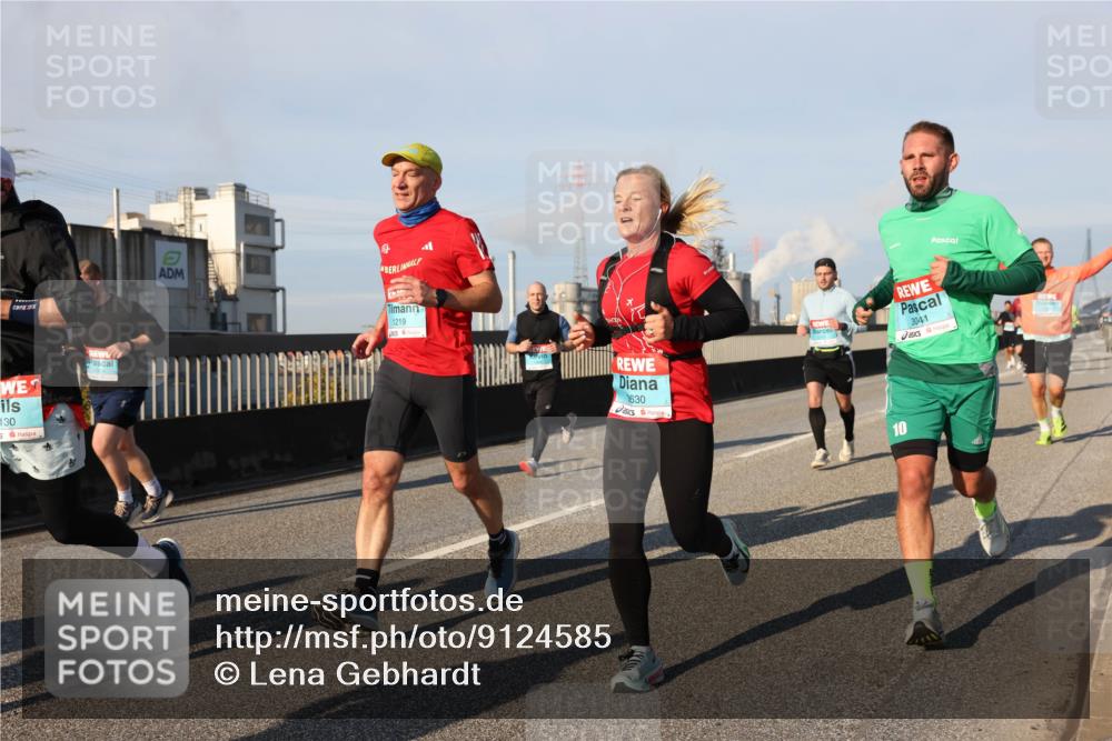 03.10.2025 - Köhlbrandbrückenlauf Lena Gebhardt http://msf.ph/oto/9124585 03.10.2025 09:45:56 Position 2 130, 5, 4, 1219, 630, 3041, 10 meine-sportfotos.de