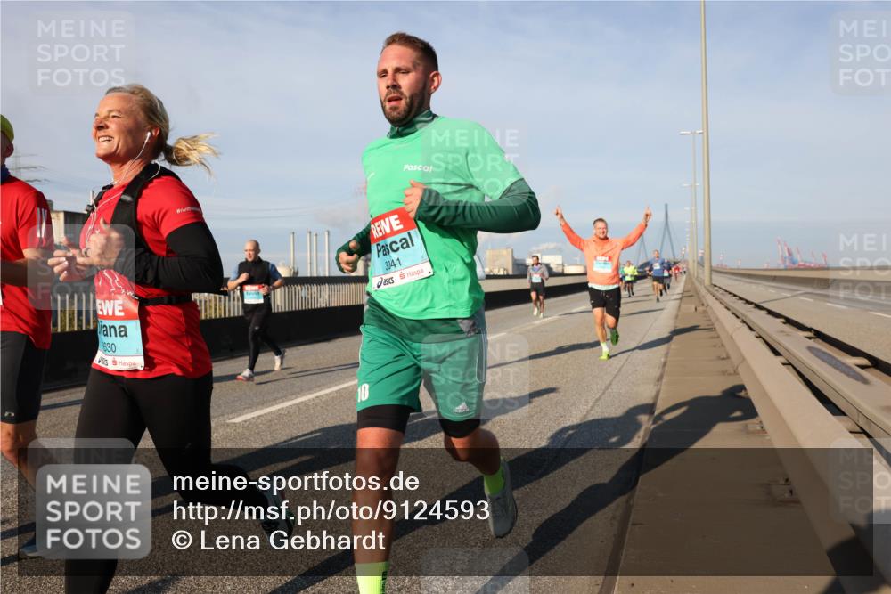 03.10.2025 - Köhlbrandbrückenlauf Lena Gebhardt http://msf.ph/oto/9124593 03.10.2025 09:45:57 Position 2 630, 10, 3041 meine-sportfotos.de