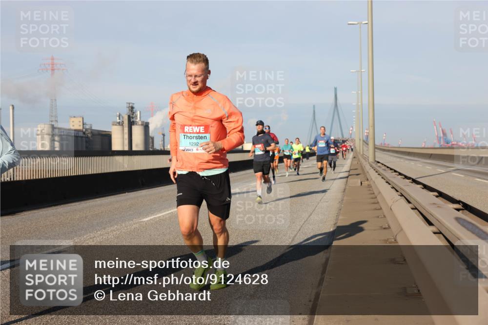 03.10.2025 - Köhlbrandbrückenlauf Lena Gebhardt http://msf.ph/oto/9124628 03.10.2025 09:45:58 Position 2 1292 meine-sportfotos.de