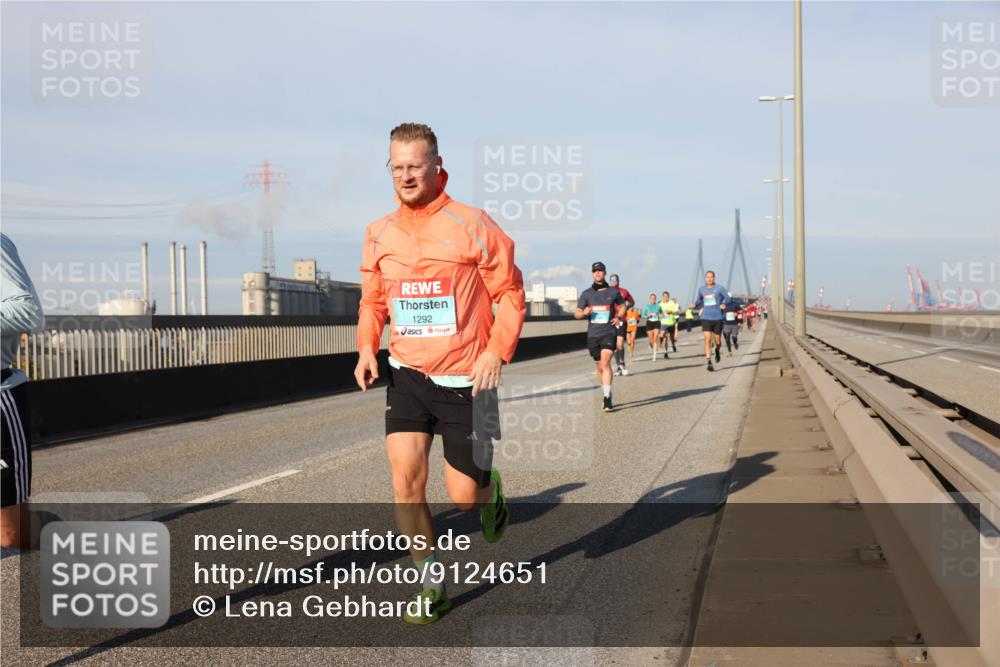03.10.2025 - Köhlbrandbrückenlauf Lena Gebhardt http://msf.ph/oto/9124651 03.10.2025 09:45:58 Position 2 1292, 9, 9 meine-sportfotos.de