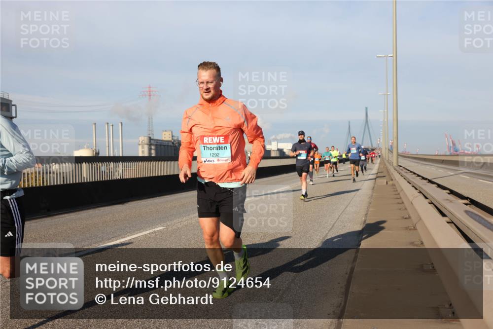 03.10.2025 - Köhlbrandbrückenlauf Lena Gebhardt http://msf.ph/oto/9124654 03.10.2025 09:45:58 Position 2 1292 meine-sportfotos.de