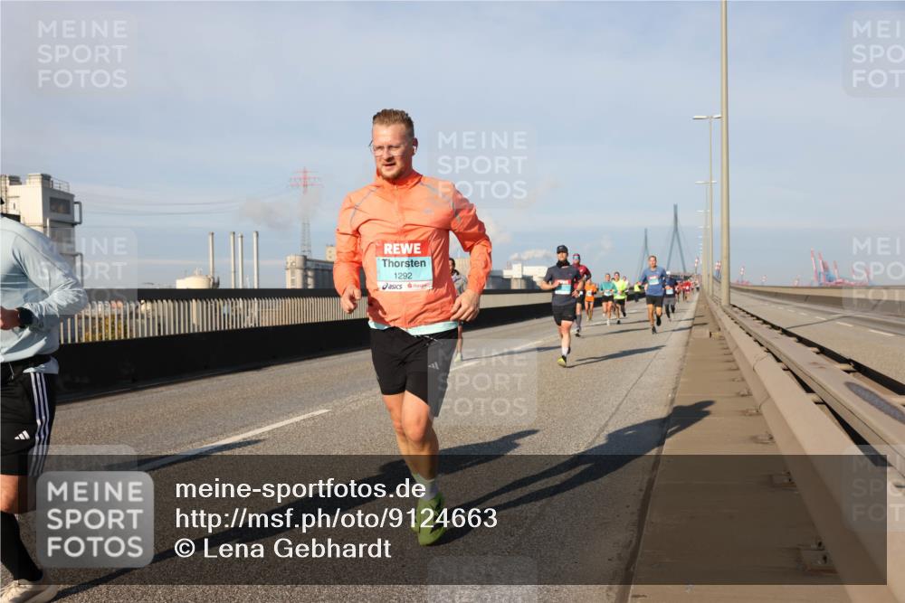 03.10.2025 - Köhlbrandbrückenlauf Lena Gebhardt http://msf.ph/oto/9124663 03.10.2025 09:45:58 Position 2 1292 meine-sportfotos.de