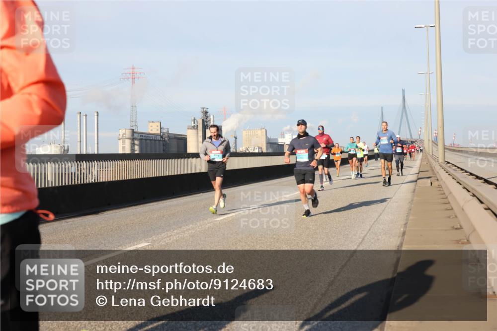 03.10.2025 - Köhlbrandbrückenlauf Lena Gebhardt http://msf.ph/oto/9124683 03.10.2025 09:45:59 Position 2  meine-sportfotos.de