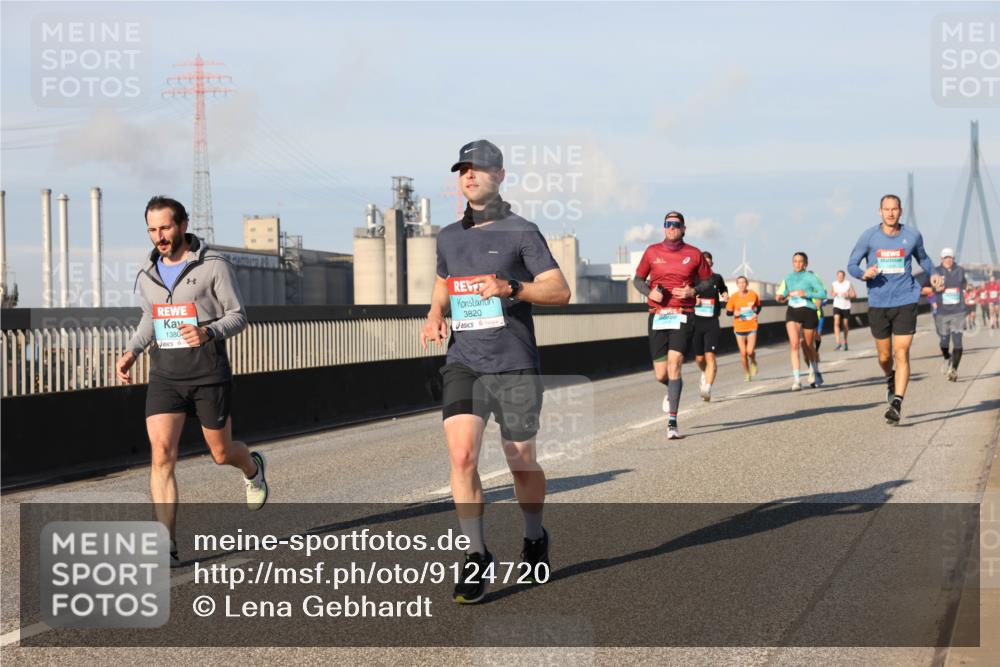 03.10.2025 - Köhlbrandbrückenlauf Lena Gebhardt http://msf.ph/oto/9124720 03.10.2025 09:46:00 Position 2 1380, 3820 meine-sportfotos.de