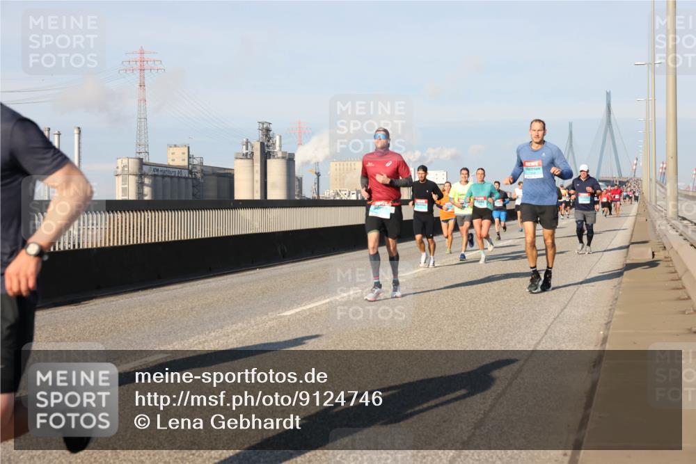 03.10.2025 - Köhlbrandbrückenlauf Lena Gebhardt http://msf.ph/oto/9124746 03.10.2025 09:46:01 Position 2  meine-sportfotos.de
