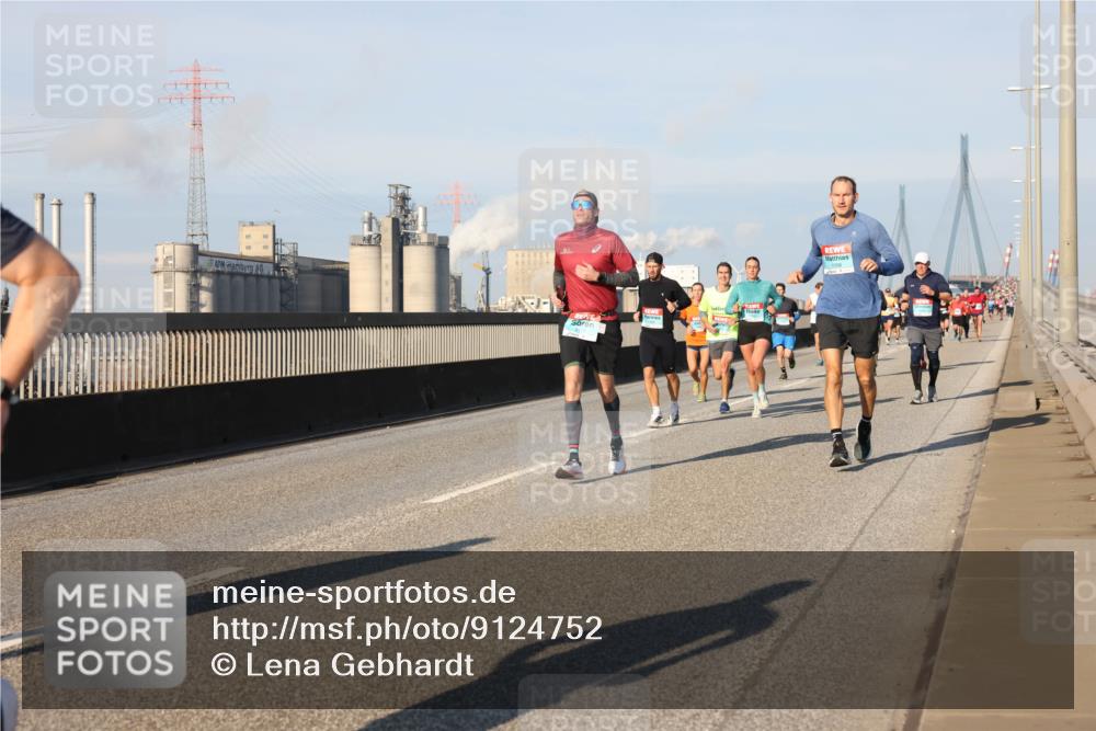 03.10.2025 - Köhlbrandbrückenlauf Lena Gebhardt http://msf.ph/oto/9124752 03.10.2025 09:46:01 Position 2  meine-sportfotos.de