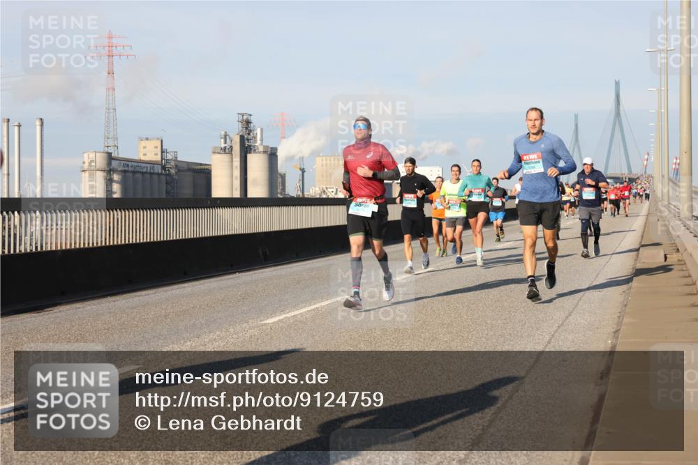 03.10.2025 - Köhlbrandbrückenlauf Lena Gebhardt http://msf.ph/oto/9124759 03.10.2025 09:46:01 Position 2 1058 meine-sportfotos.de