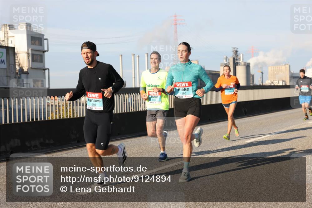 03.10.2025 - Köhlbrandbrückenlauf Lena Gebhardt http://msf.ph/oto/9124894 03.10.2025 09:46:05 Position 2 1205, 1280, 1182 meine-sportfotos.de