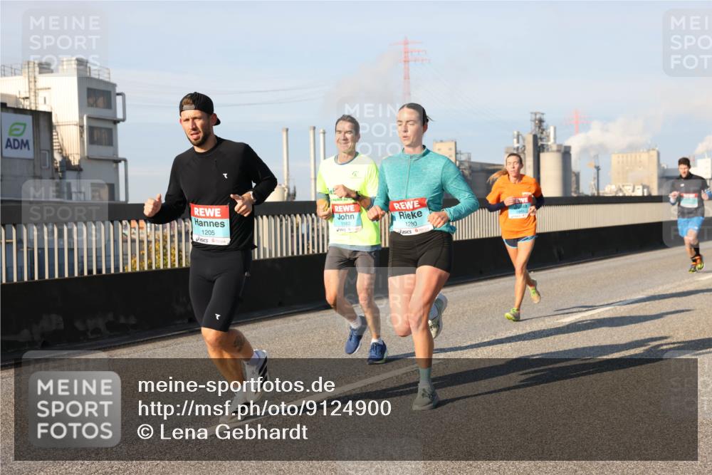 03.10.2025 - Köhlbrandbrückenlauf Lena Gebhardt http://msf.ph/oto/9124900 03.10.2025 09:46:05 Position 2 1205, 1182, 1280 meine-sportfotos.de