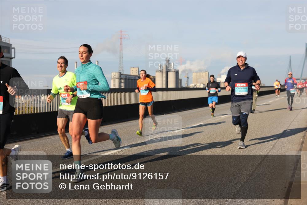 03.10.2025 - Köhlbrandbrückenlauf Lena Gebhardt http://msf.ph/oto/9126157 03.10.2025 09:46:05 Position 2 1280, 2843 meine-sportfotos.de