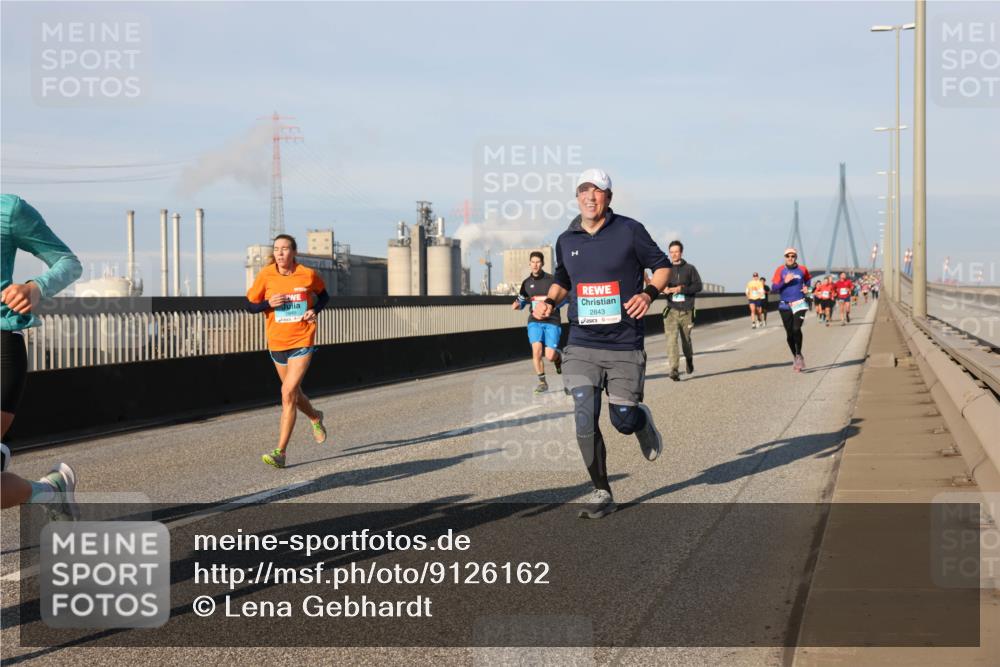 03.10.2025 - Köhlbrandbrückenlauf Lena Gebhardt http://msf.ph/oto/9126162 03.10.2025 09:46:06 Position 2 2843 meine-sportfotos.de