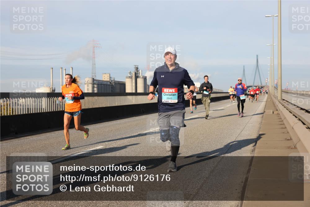 03.10.2025 - Köhlbrandbrückenlauf Lena Gebhardt http://msf.ph/oto/9126176 03.10.2025 09:46:06 Position 2 2843 meine-sportfotos.de
