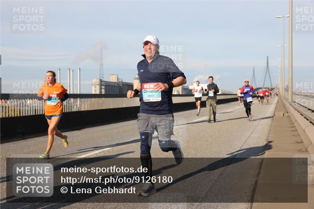 03.10.2025 - Köhlbrandbrückenlauf Lena Gebhardt http://msf.ph/oto/9126180 03.10.2025 09:46:06 Position 2 2849, 2843 meine-sportfotos.de