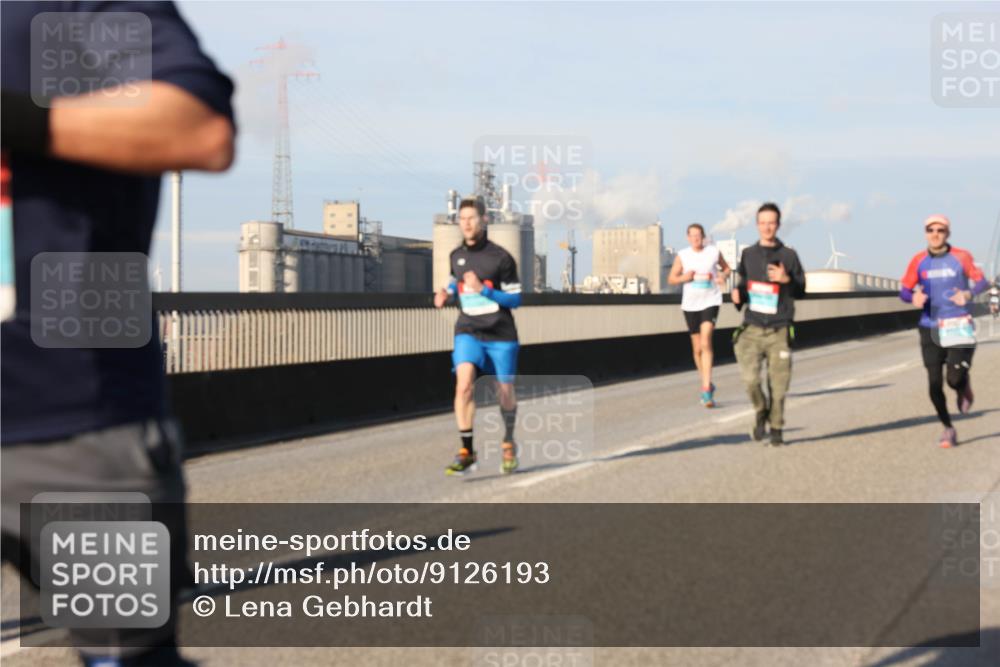03.10.2025 - Köhlbrandbrückenlauf Lena Gebhardt http://msf.ph/oto/9126193 03.10.2025 09:46:07 Position 2  meine-sportfotos.de