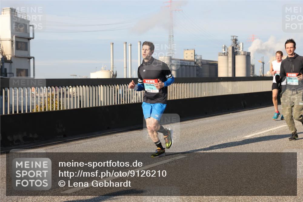 03.10.2025 - Köhlbrandbrückenlauf Lena Gebhardt http://msf.ph/oto/9126210 03.10.2025 09:46:08 Position 2 1316, 1144 meine-sportfotos.de