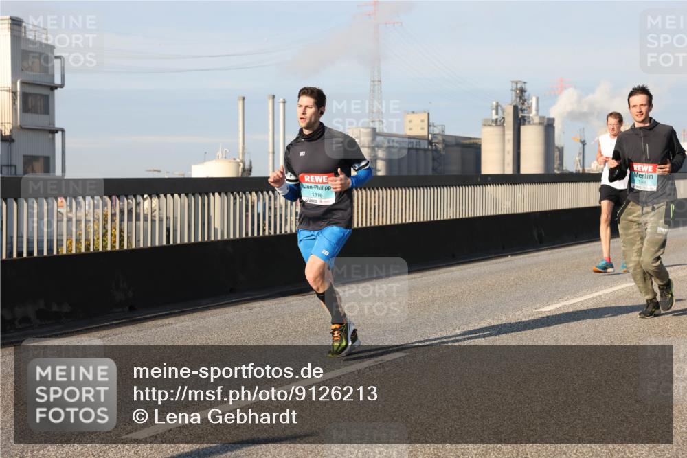 03.10.2025 - Köhlbrandbrückenlauf Lena Gebhardt http://msf.ph/oto/9126213 03.10.2025 09:46:08 Position 2 10, 1316, 1144 meine-sportfotos.de