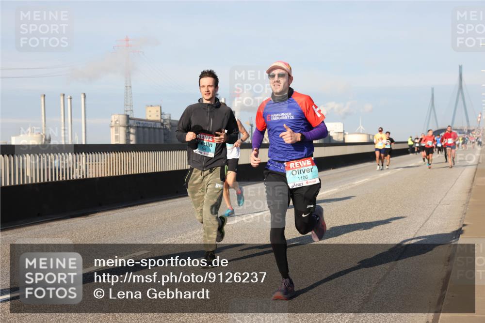 03.10.2025 - Köhlbrandbrückenlauf Lena Gebhardt http://msf.ph/oto/9126237 03.10.2025 09:46:09 Position 2 144, 1106 meine-sportfotos.de