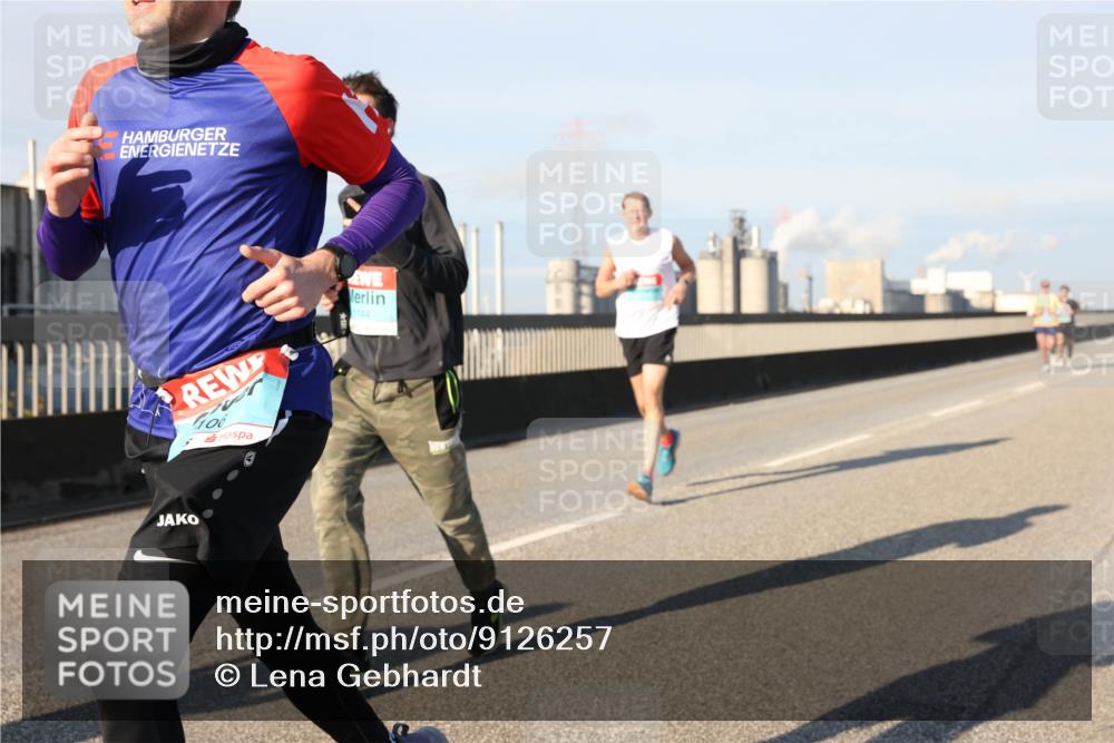 03.10.2025 - Köhlbrandbrückenlauf Lena Gebhardt http://msf.ph/oto/9126257 03.10.2025 09:46:10 Position 2 106 meine-sportfotos.de