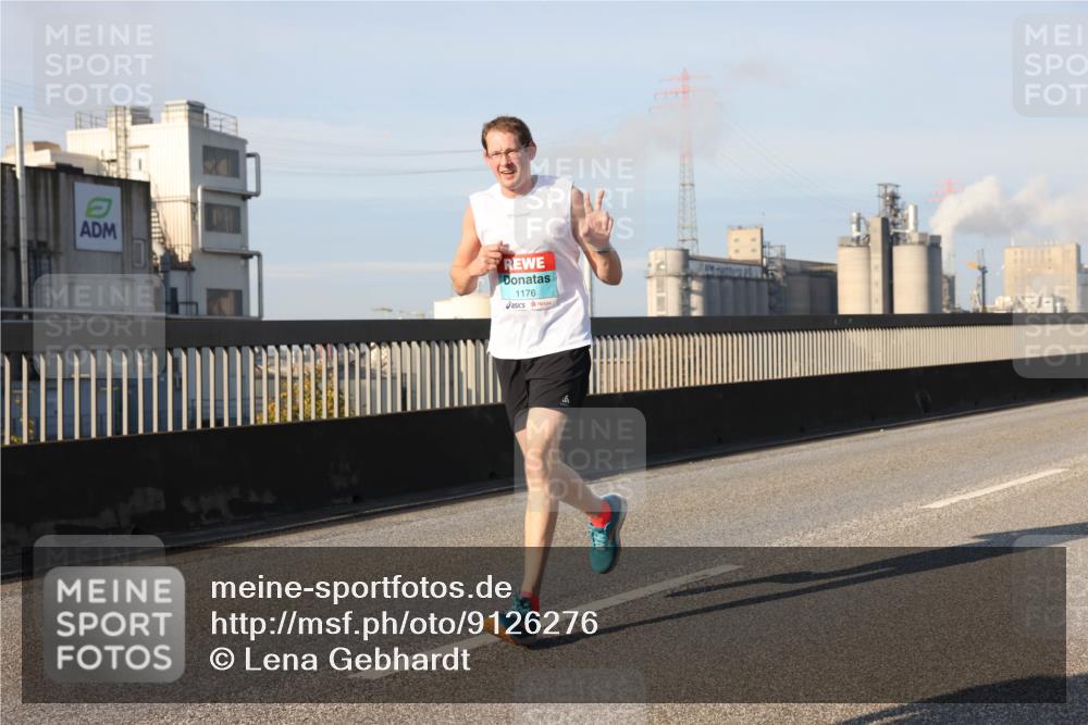 03.10.2025 - Köhlbrandbrückenlauf Lena Gebhardt http://msf.ph/oto/9126276 03.10.2025 09:46:11 Position 2 1176 meine-sportfotos.de