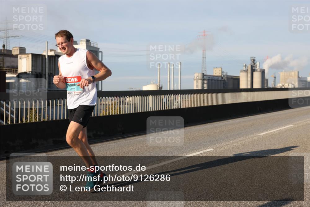 03.10.2025 - Köhlbrandbrückenlauf Lena Gebhardt http://msf.ph/oto/9126286 03.10.2025 09:46:11 Position 2 1176 meine-sportfotos.de