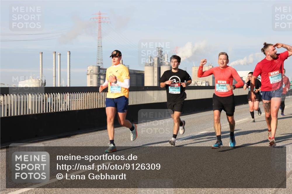 03.10.2025 - Köhlbrandbrückenlauf Lena Gebhardt http://msf.ph/oto/9126309 03.10.2025 09:46:16 Position 2 1474, 1273, 1165, 2901 meine-sportfotos.de