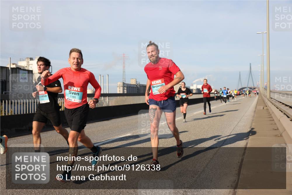 03.10.2025 - Köhlbrandbrückenlauf Lena Gebhardt http://msf.ph/oto/9126338 03.10.2025 09:46:18 Position 2 2901, 1165, 127 meine-sportfotos.de